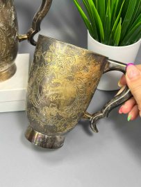 Крупная кружка из латуни с серебрением. Индия. Именная надпись и монограмма. Картинка 4